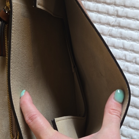 Chloe - Picture 4 of 6